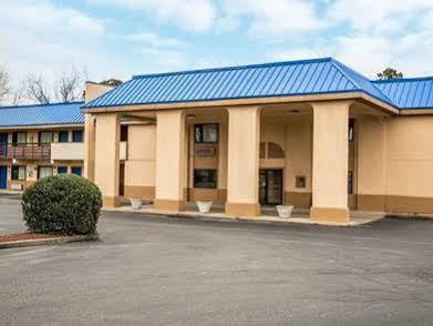 Rodeway & Hwy 64 Hotel Plymouth